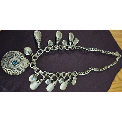 Collier Fantaisie, Une Idée De Cadeau Pour Les Fêtes De Fin D'année