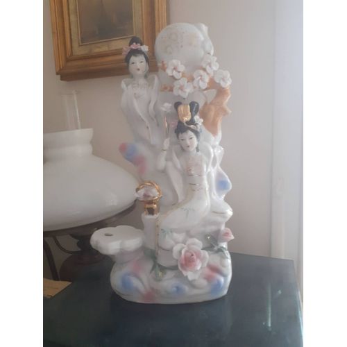 Statue Geishas/ Concubines biscuits et porcelaine 