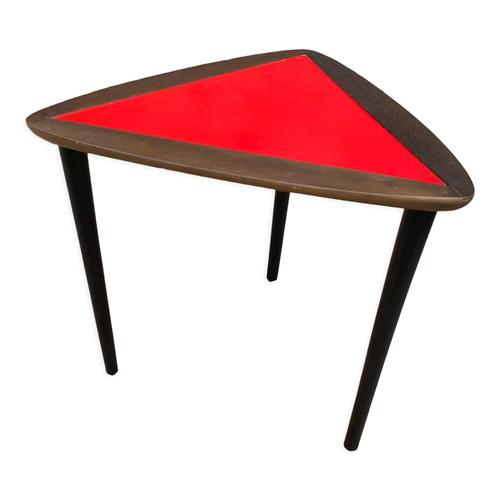 Table Dappoint Triangulaire Darthur Umanoff Rouge