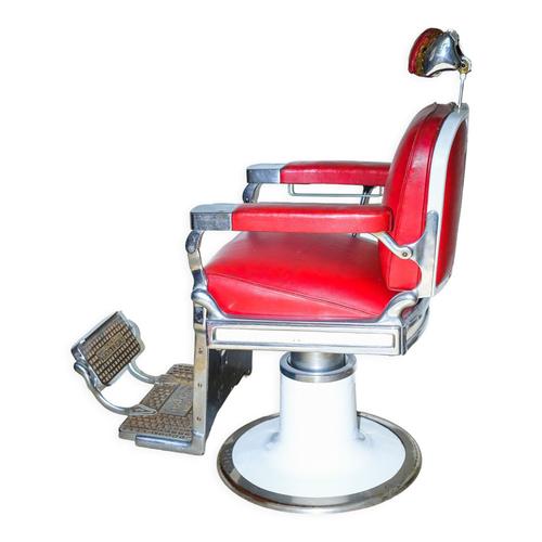 Sige De Coiffeur Theo A Kochs Et Autres Mobiliers Divers De Coiffure Rouge