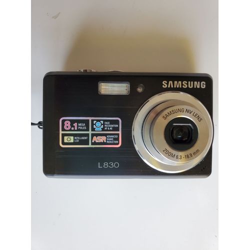 Appareil photo Compact Samsung L830 Noir compact - 8.1 MP - 3x zoom optique - flash 10 Mo - noir
