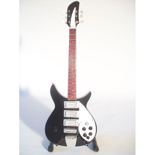 Guitare Miniature Rickenbacker 325 Jet-Glo Noire John Lennon Beatles