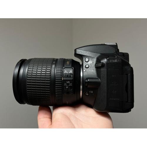 Reflex Nikon D5300 24.2 Mpix + Objectif Nikon AF-S DX Nikkor 18-105mm f/3.5-5.6G ED - Noir