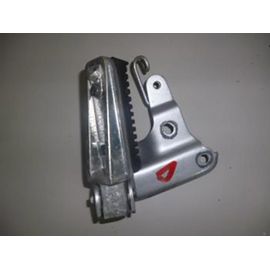 Platine De Repose Pied Passager Droit Origine Pour Scooter Yamaha 500 Tmax 2007 5gj Occasion