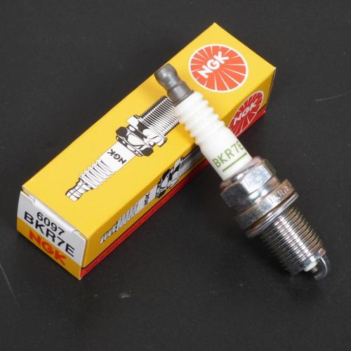 Bougie D'allumage Ngk Pour Quad Polaris 335 Sportsman 1998 À 2000 Bkr7e / 6097 Neuf