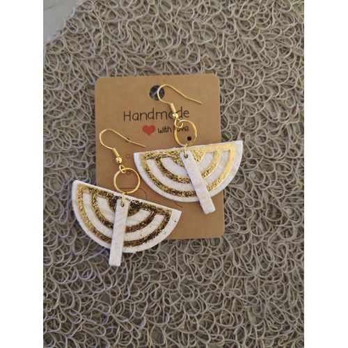 Boucles D'oreilles Blanches En Papier Carton Décoratif Vinyl.