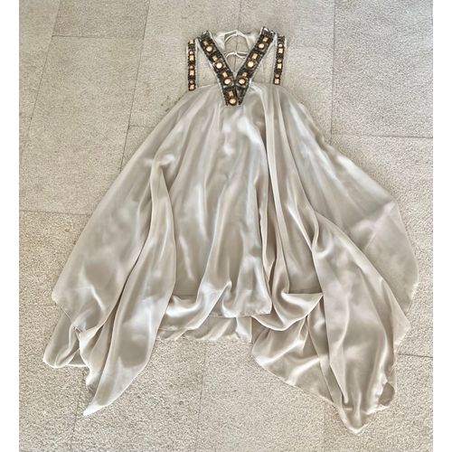 Robe Beige Décolleté Orné De Perles T.38-40
