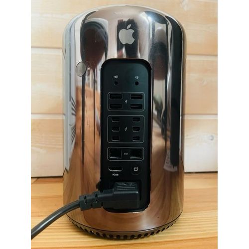 Apple Mac Pro fin 2013 Intel Xenon E5 4 coeurs - 3.7 Ghz - Ram 24 Go - DD 1 To