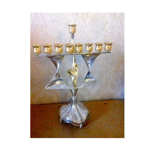 BOUGEOIRE DESIGN 9 BOUGIES CHANDELLE BOUGIE CHANDELIER FETE LUMIERE MENORAH HANOUKAH JUDAIQUE ETOILE DE DAVID NOUVEL AN JUIF LUMIERES metal DORE ET ARGENTE 9 SUPPORTS
