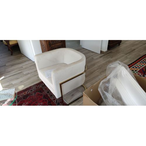 Vends Fauteuil Velours Crème Beliani Pied Doré . Complètement Neuf. Juste Sorti De Son Carton Et Monté.  Valeur 431 €.  Trop Volumineux Pour Mon Intérieur.