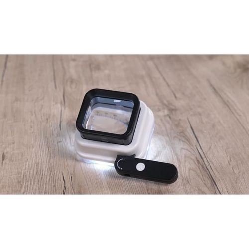 Loupe LED à main ajustable avec 3 grossissements