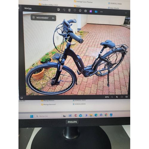 Vend Vélo Vae Bosch Acheté En Mai 2022.(3000km,)Batterie 500,Autonomie 160 Km Eco Visible Au Magasin Cesbron Zone Du Champ Blanchard À Distre/Saumur Avec Facture