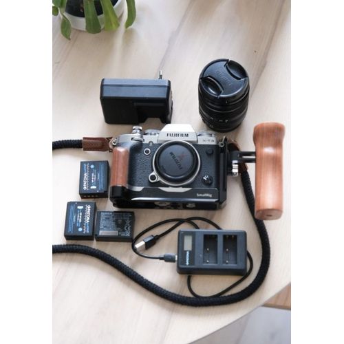Fujifilm X-T3 26.1 mpix + 3 batteries + objectif + Cage + poignée