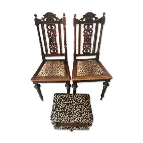 Paire Ce Chaises Lopard Style  Henri Ii Avec Son Repose Pied  Tiroir Noir
