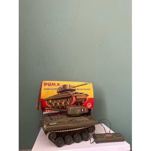 Tank En Tole Puma Jouet Ancien Années 50 Lance Des Billes De Bois Marche En 110v Vendu En Boite Tank En Très Bon État.