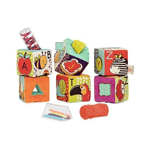 B. Toys By Battat ? 6 Cubes Éducatifs Alphabet En Mousse Recouverts De Tissus À Empiler ? Inclut 6 Cubes Et 5 Inserts Sensoriels Interchangeables De Formes Compactes ? Sans Bpa ? 1er Age