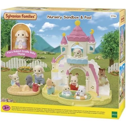 La Creche Et Le Jardin D'enfants Le Bac À Sable Et Piscine Des Bébés