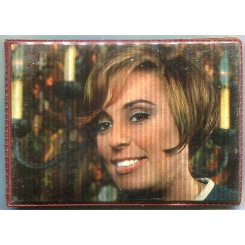 Vintage - Porte Photos - Georgette Lemaire En Couverture