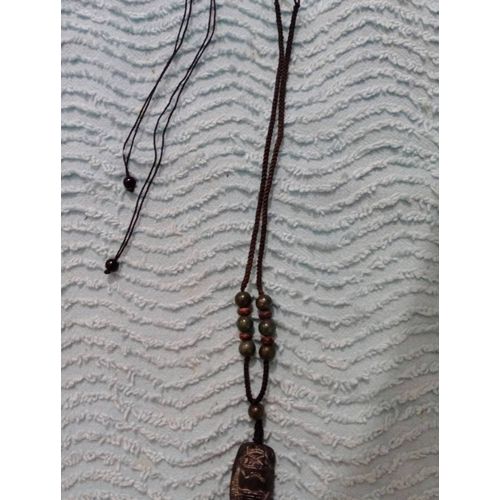 Collier Porte Bonheur Cigale Pierre Et Jades Vertes.