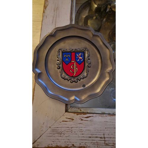 Assiette En Etain Aux Armes De Wattrelos