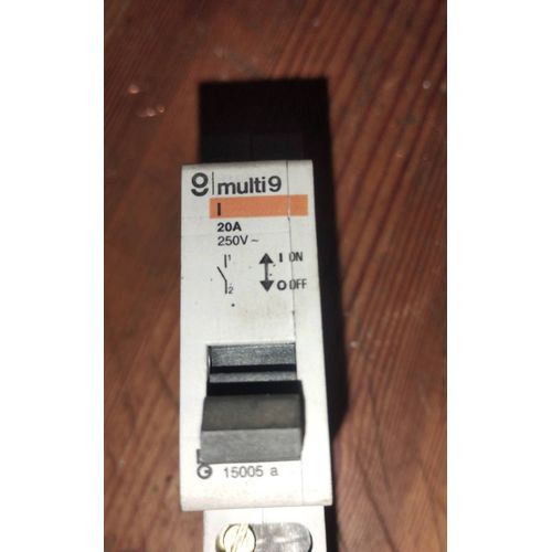 Disjoncteur multi 9 l