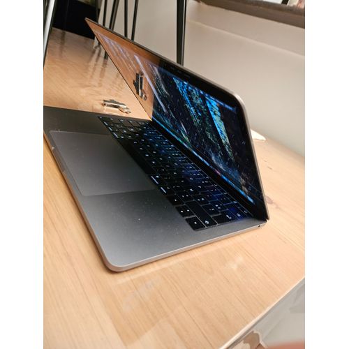 Apple MacBook Pro 1708 - 13.1" Intel Core i5 - Ram 8 Go - DD 250 Go