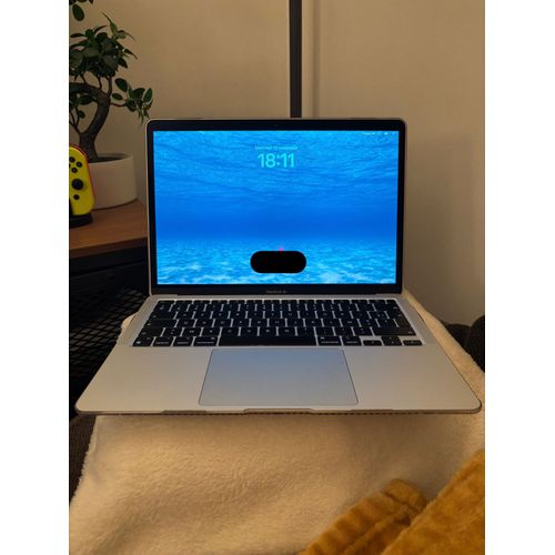Apple MacBook Air Retina Fin 2020 - 13" M1 - Ram 8 Go - SSD 256 Go - Argent