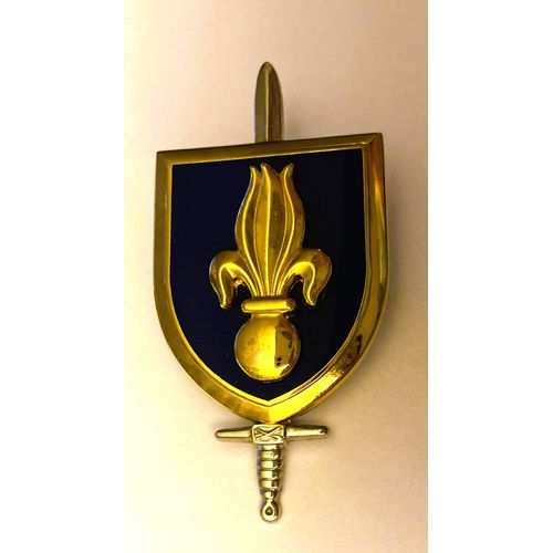 Voir La Photo.Envoi Tres Rapide ..Voir Aussi Des Milliers De Pins Et Insignes Tout Thèmes , Livres , Fèves, Porte Clef ...Merce24/2
