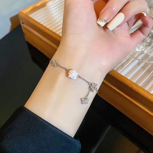 2023 Nouveau Bracelet Papillon Camélia Filles Bracelet De Personnalité De Niche De Haut Niveau Ins Style Spice Girl Bijoux-Sw-S376 Argent