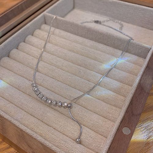 Flash Diamant Gland Collier Femmes Design Haut De Gamme Sens Niche Lumiere Luxe Clavicule Chaîne Coréenne Internet Célébrité Accessoires-Sw-X881 Argent