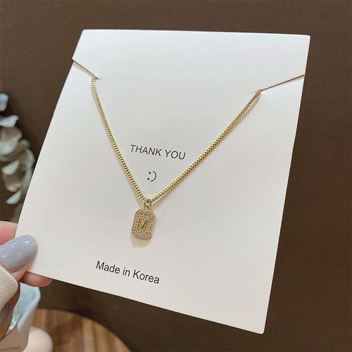Mode Coréenne Collier En Acier Au Titane Femme Niche Tempérament Micro-Incrusté M Lettre Pendentif Boîte Chaîne Conception Sens Net Rouge Accessoires-X196 Or