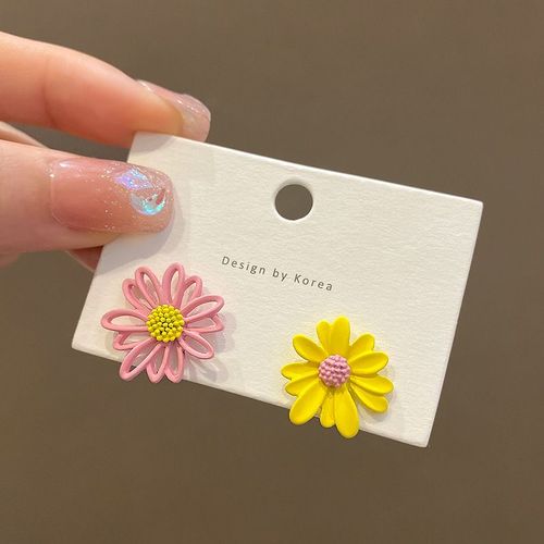 Été Petites Boucles D'oreilles Fleur De Marguerite Femelle Douce Niche Tempérament Fille Coeur Boucles D'oreilles Petites Boucles D'oreilles Foret Fraîche-Sw-E2239 Poudre Jaune