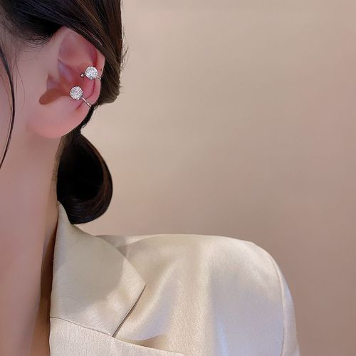 Boucles D'oreilles Percées En Zircon Super Flash Pour Les Femmes Avec Un Sens Haut De Gamme De La Niche Simple Clip D'os D'oreille Personnalité Du Vent Froid Bijoux D'oreille-Sw-A711 Argent