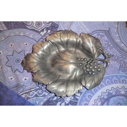 Plat Étain Forme Feuille De Vigne