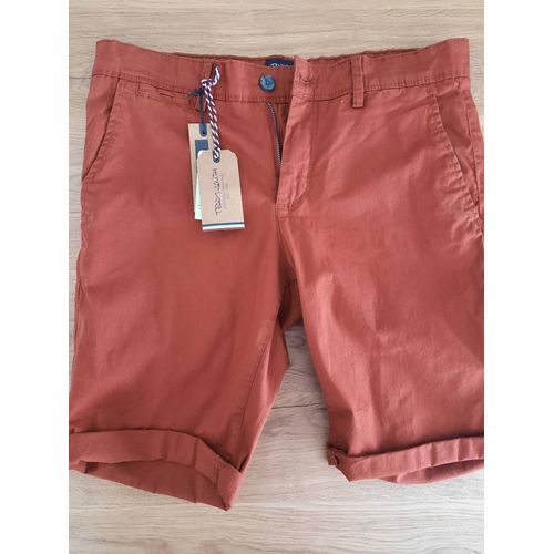 Short Chino