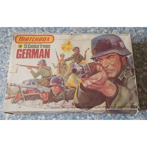 Figurines Matchbox 1/32éme 15 Combat Troops German
