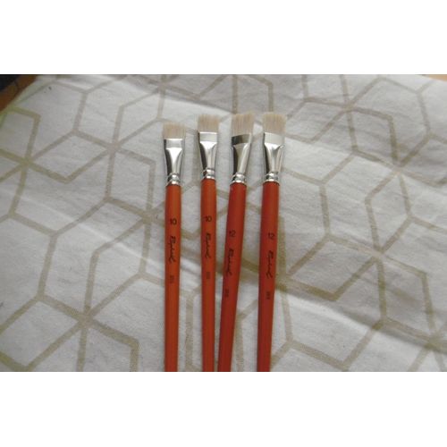 Pinceaux Brosses Plates Soie Blanc Raphael 355 N° 10 Et 12 Lot De 4