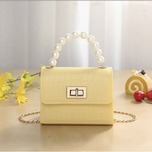 Mini sac effet croco jaune avec anse en perles et chaîne dorée