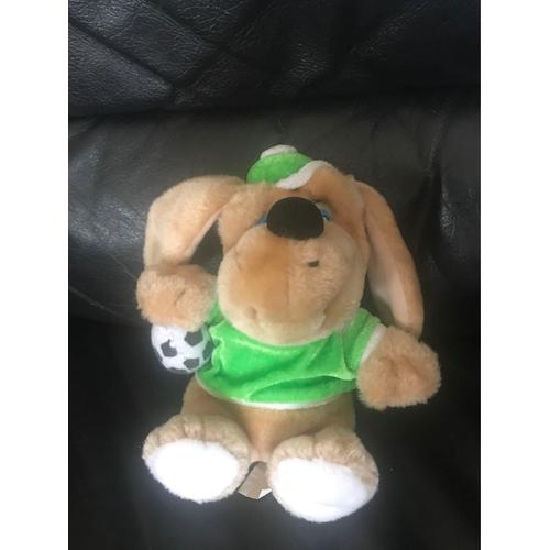 Peluche Doudou Chien Chapeau Et Tshirt Vert Ballon De Foot Assis Forest Distribution 20cm