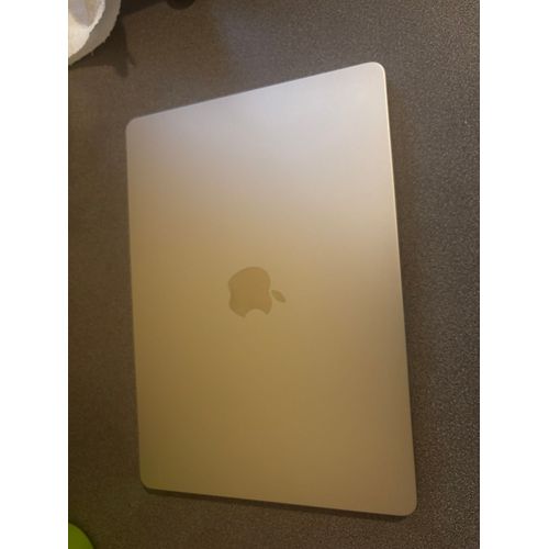 Apple MacBook Air 13" M3 - Ram 16 Go - DD 512 Go - Couleur Lumière stellaire