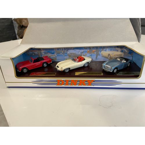 Dinky Toys 1/43 - Coffret Triumph Tr4a + Jaguar E Type + Austin Healey 1956