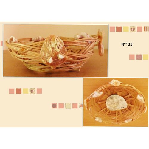 VIDE P0CHE CORBEILLE AVEC COQUILLAGES N° 133. FABRICATION ARTISANALE.