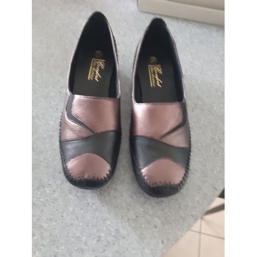 Mocassin Talon Compensé Noir Et Bordeaux "P- 38" Femme