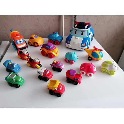 Lot De 17 Véhicules Jouets Enfants Smoby, Hasbro... (Voitures - Automobiles Dont Police Poli - Motos - Trains - Camions -Bétonnière...)