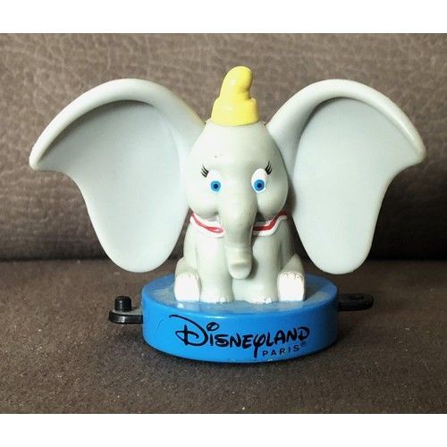 Figurine Dumbo / Tampon Du Château De La Belle Au Bois Dormant À Disneyland - Mc Donald's 1999 Collector