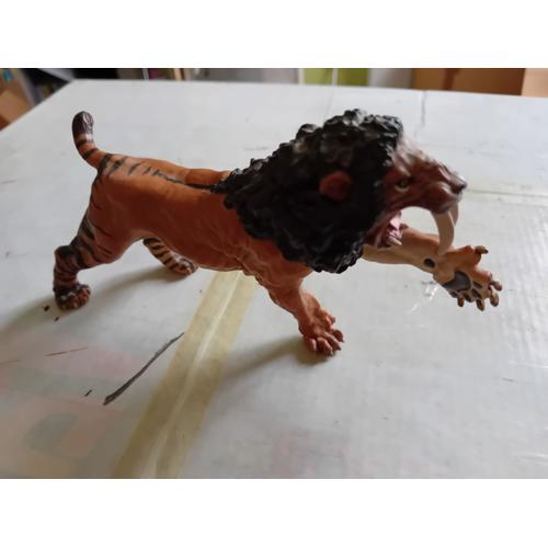 Figurine Lion À Dents De Sabre