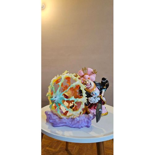 Figurines One Piece De Big-Mom En Parfaite État, Sortie Une Fois Seulement.
