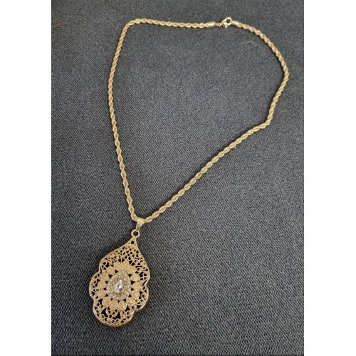 Collier Oriental Doré Avec Pendentif Meskia Et Cristal Central