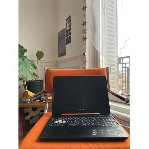Asus Tuf Gaming TUF505DV-HN242T - 15.6" AMD Ryzen 7 3750H - 2.3 Ghz - Ram 16 Go - SSD 128 Go