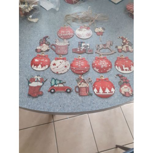 lot de 18 motifs de noel a suspendre en bois